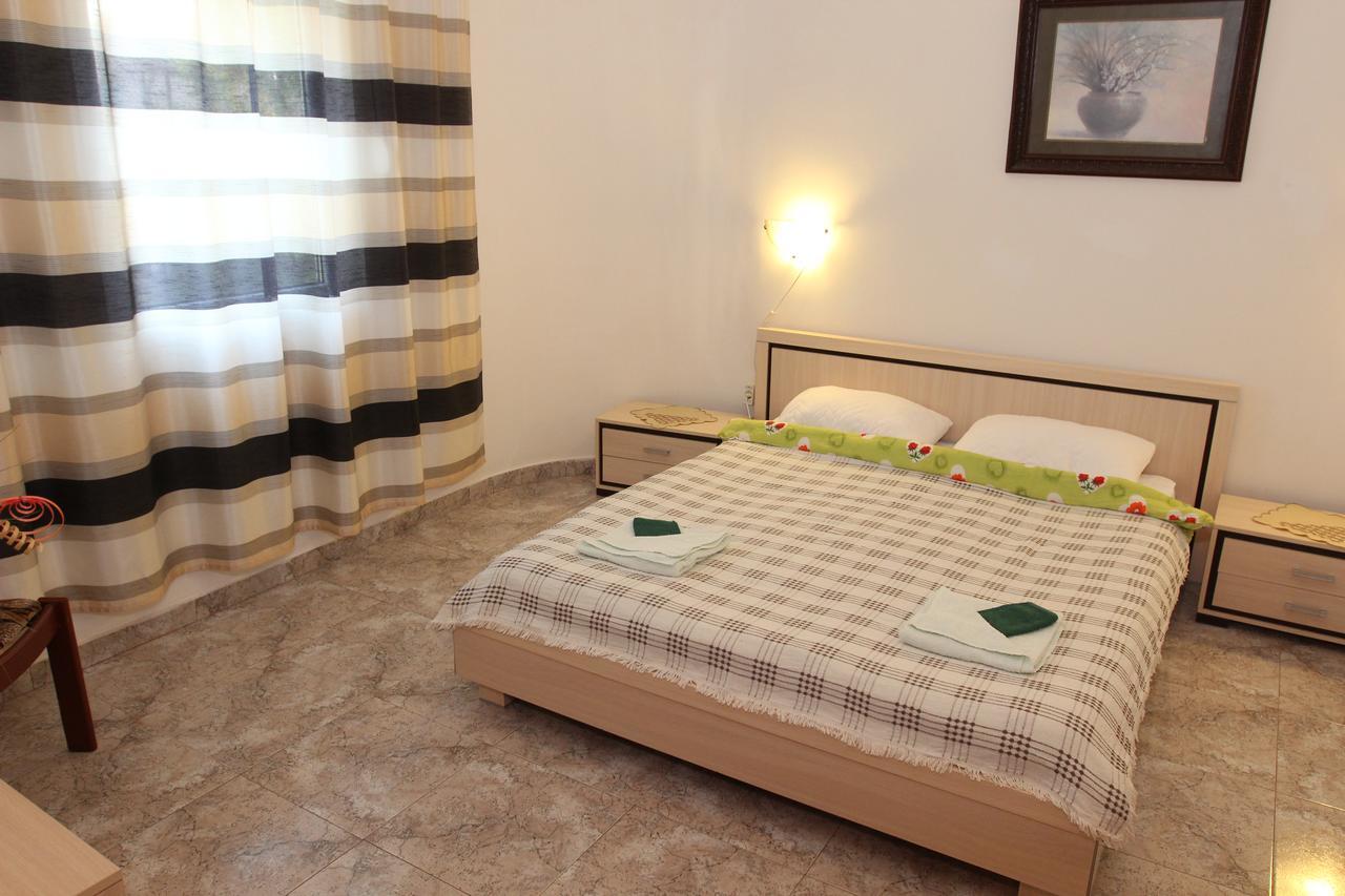 Apartments Green Belt Бар Екстер'єр фото