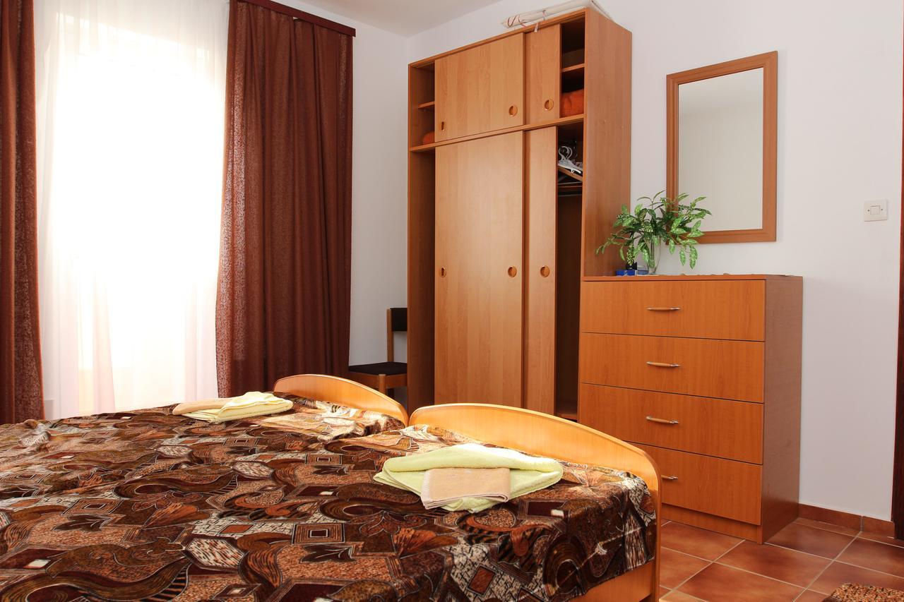 Apartments Green Belt Бар Екстер'єр фото