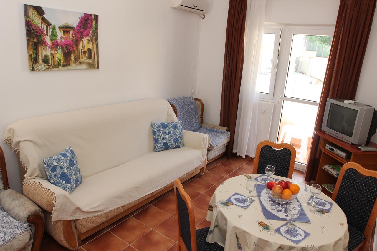 Apartments Green Belt Бар Екстер'єр фото