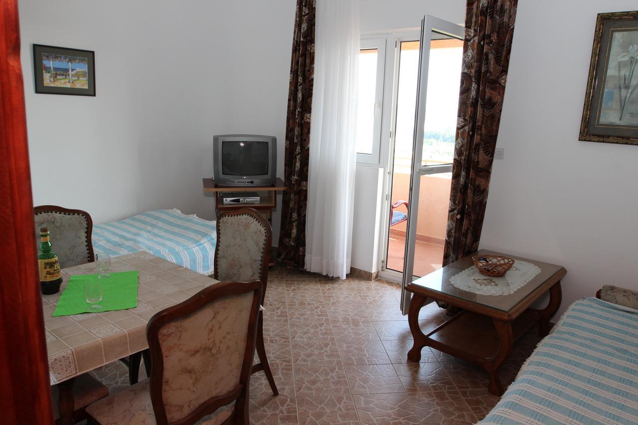 Apartments Green Belt Бар Екстер'єр фото